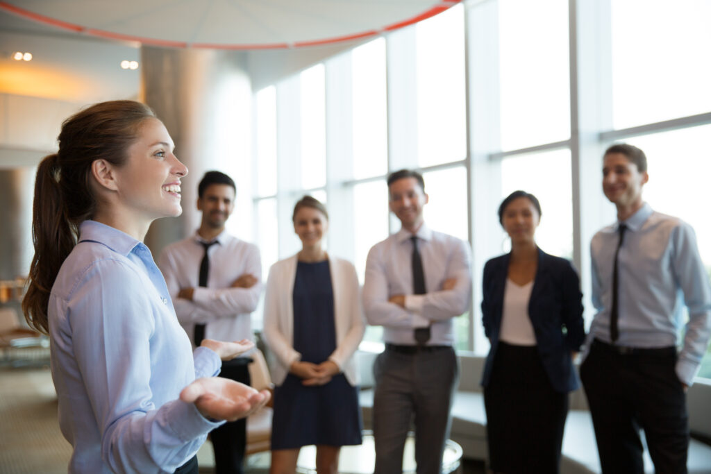 Empresa: Lugar Seguro female executive manager and team